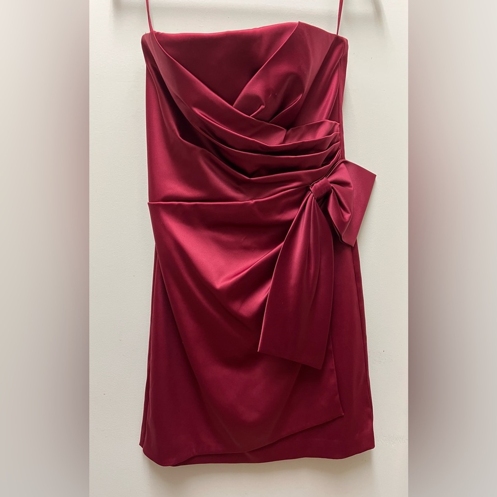 White House Black Market StraplessBow Accent Burgundy Garnet Silk Cocktail